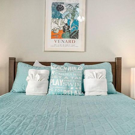 Beachy Bungalow! 2Bd, King Bed Galveston Extérieur photo