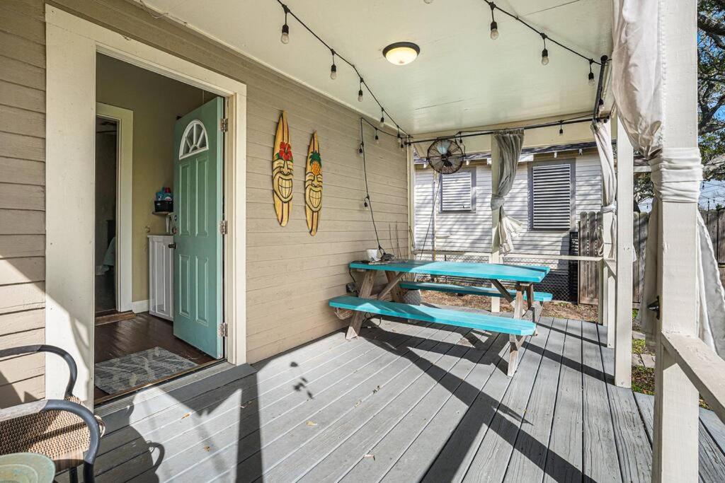 Beachy Bungalow! 2Bd, King Bed Galveston Extérieur photo