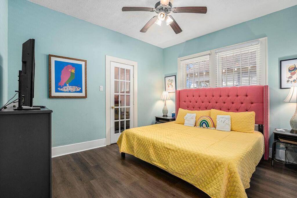 Beachy Bungalow! 2Bd, King Bed Galveston Extérieur photo