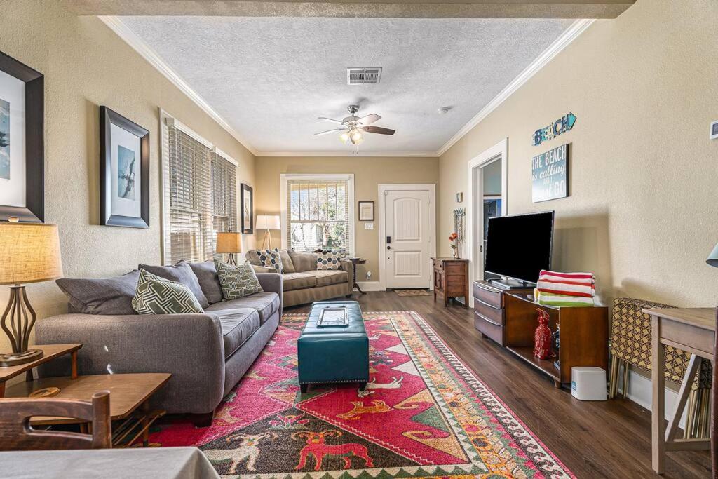 Beachy Bungalow! 2Bd, King Bed Galveston Extérieur photo