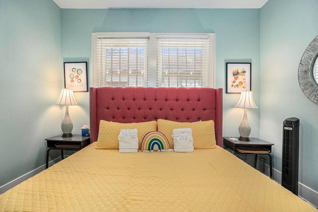 Beachy Bungalow! 2Bd, King Bed Galveston Extérieur photo